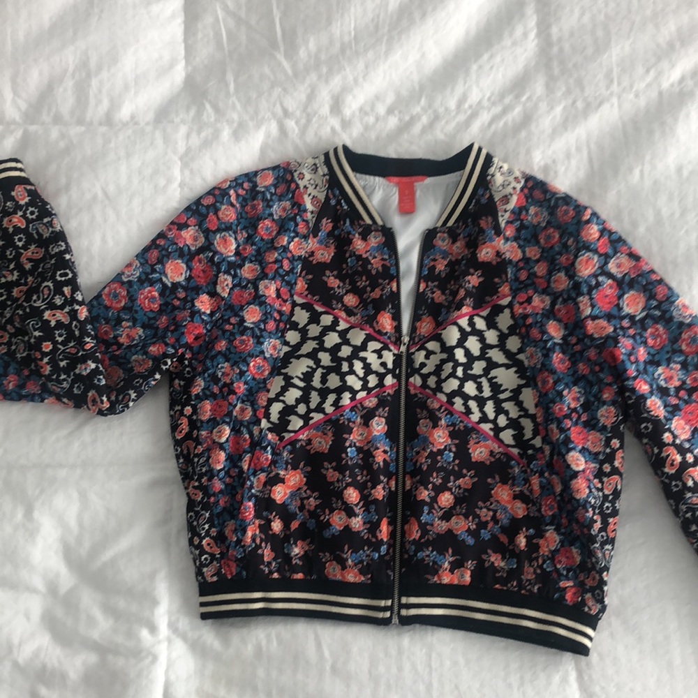 C & V Jacket - Picture 3 of 5